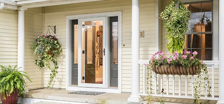 screen door installation in Cloverdale